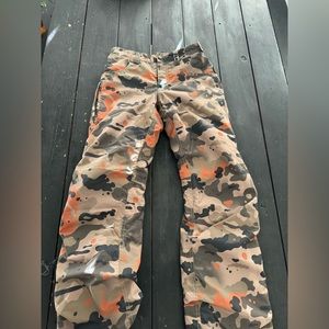 Burton kids size xl camo grow with me snowboard pants